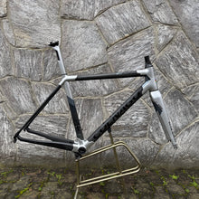 Carica l'immagine nel visualizzatore di Gallery, Colnago C64