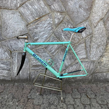 Carica l'immagine nel visualizzatore di Gallery, Bianchi Megatube Titanium