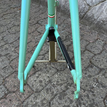 Carica l'immagine nel visualizzatore di Gallery, Bianchi Megatube Titanium