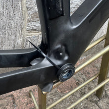 Carica l'immagine nel visualizzatore di Gallery, Trek Madone SLR 7 Disc