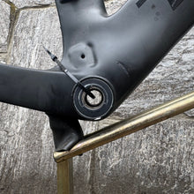 Carica l'immagine nel visualizzatore di Gallery, Trek Madone SLR 7 Disc