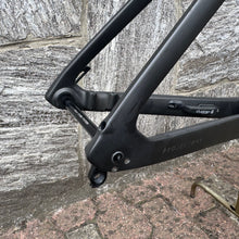 Carica l'immagine nel visualizzatore di Gallery, Trek Madone SLR 7 Disc