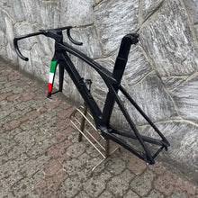 Carica l'immagine nel visualizzatore di Gallery, Trek Madone SLR 7 Disc