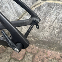 Carica l'immagine nel visualizzatore di Gallery, Trek Madone SLR 7 Disc