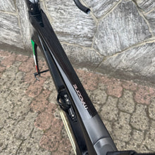 Carica l'immagine nel visualizzatore di Gallery, Trek Madone SLR 7 Disc