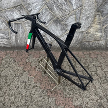 Carica l'immagine nel visualizzatore di Gallery, Trek Madone SLR 7 Disc