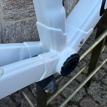 Carica l'immagine nel visualizzatore di Gallery, Colnago C64