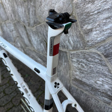 Carica l'immagine nel visualizzatore di Gallery, Colnago C64