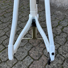 Carica l'immagine nel visualizzatore di Gallery, Colnago C64