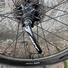 Carica l'immagine nel visualizzatore di Gallery, Zipp 404 Firecrest