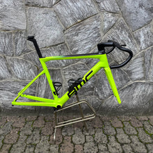 Carica l'immagine nel visualizzatore di Gallery, Bmc Team Machine SLR01
