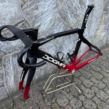 Carica l'immagine nel visualizzatore di Gallery, Pinarello Dogma F12 Disc