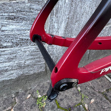 Carica l'immagine nel visualizzatore di Gallery, Pinarello Dogma F12 Disc