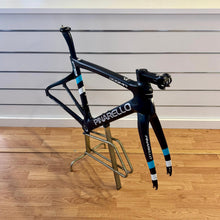 Carica l'immagine nel visualizzatore di Gallery, Pinarello Dogma F8 X-Light