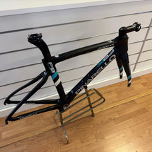Carica l'immagine nel visualizzatore di Gallery, Pinarello Dogma F8 X-Light