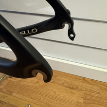 Carica l'immagine nel visualizzatore di Gallery, Pinarello Dogma F8 X-Light