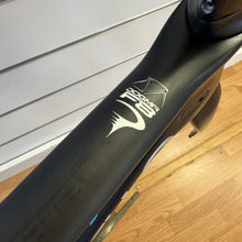 Carica l'immagine nel visualizzatore di Gallery, Pinarello Dogma F8 X-Light