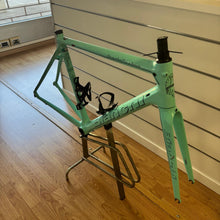 Carica l'immagine nel visualizzatore di Gallery, Bianchi Specialissima CV