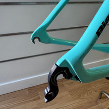 Carica l'immagine nel visualizzatore di Gallery, Bianchi Specialissima CV