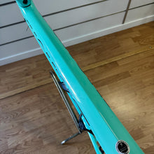 Carica l'immagine nel visualizzatore di Gallery, Bianchi Specialissima CV