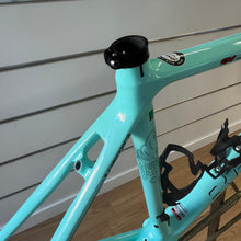 Carica l'immagine nel visualizzatore di Gallery, Bianchi Specialissima CV