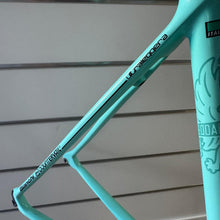 Carica l'immagine nel visualizzatore di Gallery, Bianchi Specialissima CV