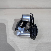 Carica l'immagine nel visualizzatore di Gallery, Campagnolo Record Titanium 10s