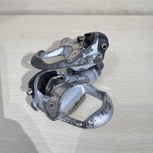 Carica l'immagine nel visualizzatore di Gallery, Campagnolo Record Titanium 10s