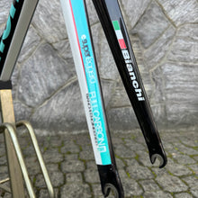 Carica l'immagine nel visualizzatore di Gallery, Bianchi 928 Superleggera - 125 Anniversary
