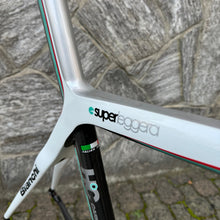 Carica l'immagine nel visualizzatore di Gallery, Bianchi 928 Superleggera - 125 Anniversary