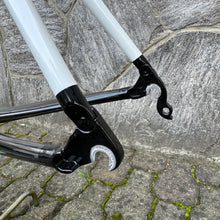 Carica l'immagine nel visualizzatore di Gallery, Bianchi 928 Superleggera - 125 Anniversary