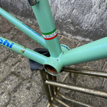 Carica l'immagine nel visualizzatore di Gallery, Bianchi Campione del Mondo