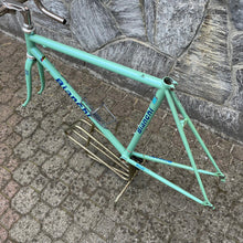 Carica l'immagine nel visualizzatore di Gallery, Bianchi Campione del Mondo