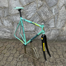 Carica l'immagine nel visualizzatore di Gallery, Bianchi Chromo Lite Reparto Corse