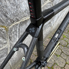Carica l'immagine nel visualizzatore di Gallery, Colnago C64