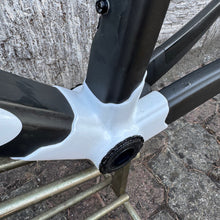 Carica l'immagine nel visualizzatore di Gallery, Colnago C64