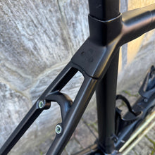 Carica l'immagine nel visualizzatore di Gallery, Colnago C64