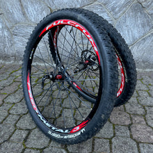 Carica l'immagine nel visualizzatore di Gallery, Fulcrum Red Metal 3