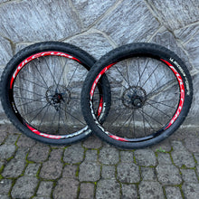 Carica l'immagine nel visualizzatore di Gallery, Fulcrum Red Metal 3