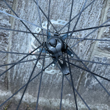 Carica l'immagine nel visualizzatore di Gallery, Fulcrum Red Metal 3