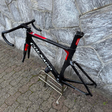 Carica l'immagine nel visualizzatore di Gallery, Colnago Concept - UAE Emirates Pro Team