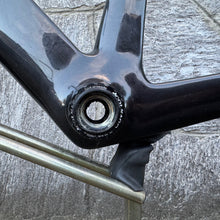 Carica l'immagine nel visualizzatore di Gallery, Colnago Concept - UAE Emirates Pro Team