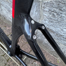 Carica l'immagine nel visualizzatore di Gallery, Colnago Concept - UAE Emirates Pro Team