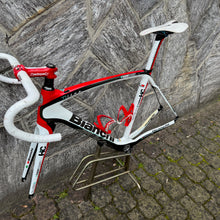 Carica l'immagine nel visualizzatore di Gallery, Bianchi Oltre Superleggera Reparto Corse