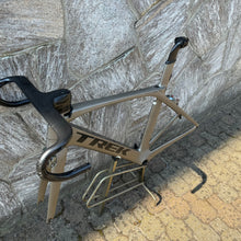 Carica l'immagine nel visualizzatore di Gallery, Trek Madone 9.8