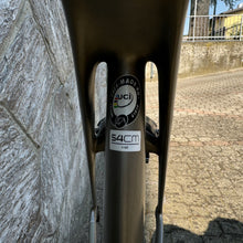 Carica l'immagine nel visualizzatore di Gallery, Trek Madone 9.8