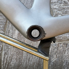 Carica l'immagine nel visualizzatore di Gallery, Trek Madone 9.8