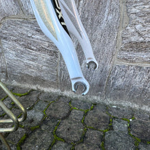 Carica l'immagine nel visualizzatore di Gallery, Pinarello Dogma 60.1