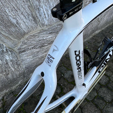 Carica l'immagine nel visualizzatore di Gallery, Pinarello Dogma 60.1