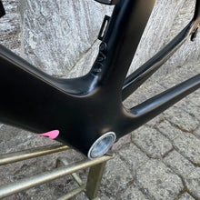 Carica l'immagine nel visualizzatore di Gallery, Pinarello Dogma F100 Limited Edition